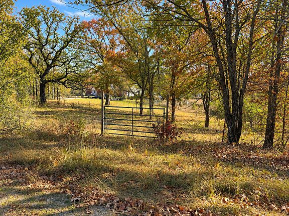 3rd image of 1 Hickory Bluff Rd