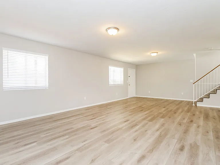 4514 E Scott Ave — Photo 5