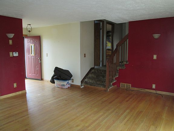 3rd image of 9493 Southworth Ave
