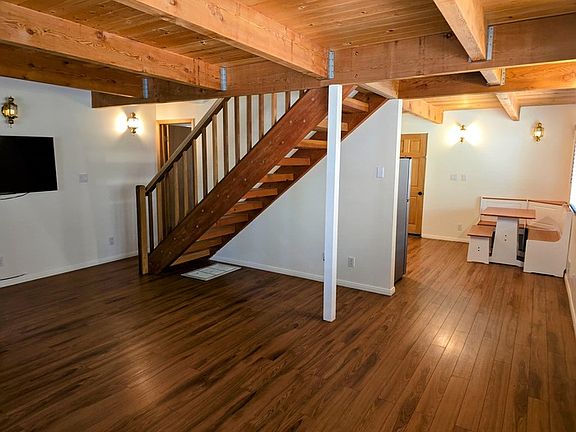 4th image of 564 Cedar Ln
