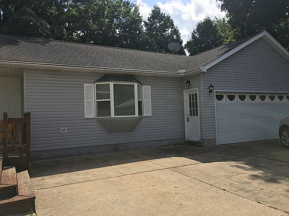 3rd image of 440 Goldwood Dr