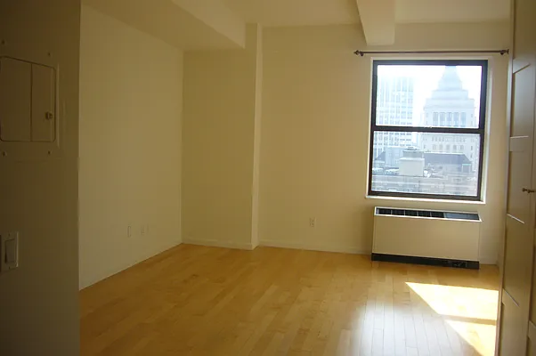 Sold by New York Residence | media 5