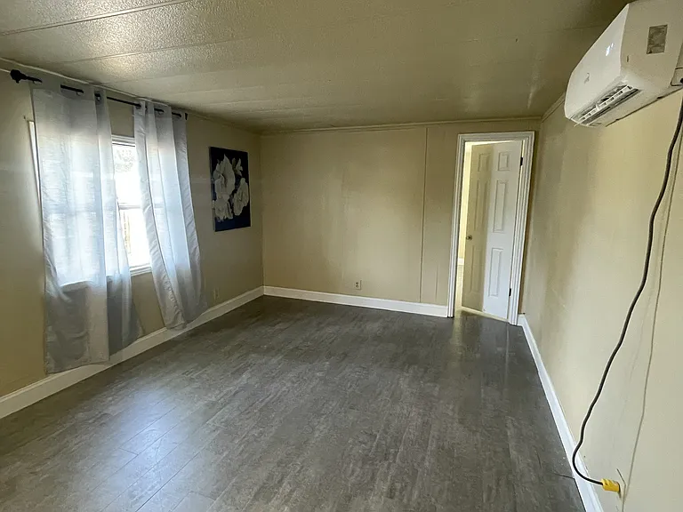 2715 Woodlawn Blvd — Photo 16