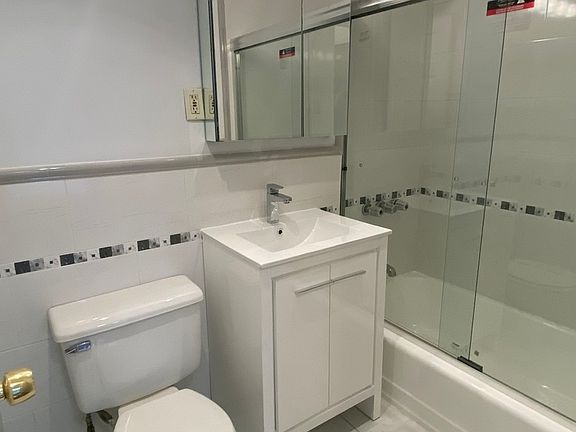 5th image of 141 E 89th St APT 9D