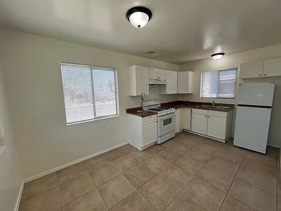 3rd image of 66358 1st St APT A