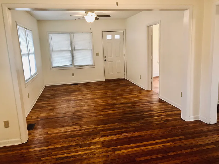 23 Majestic Ave — Photo 5
