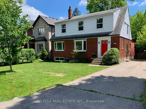 15 Downing St, Toronto, ON M9B 1E9