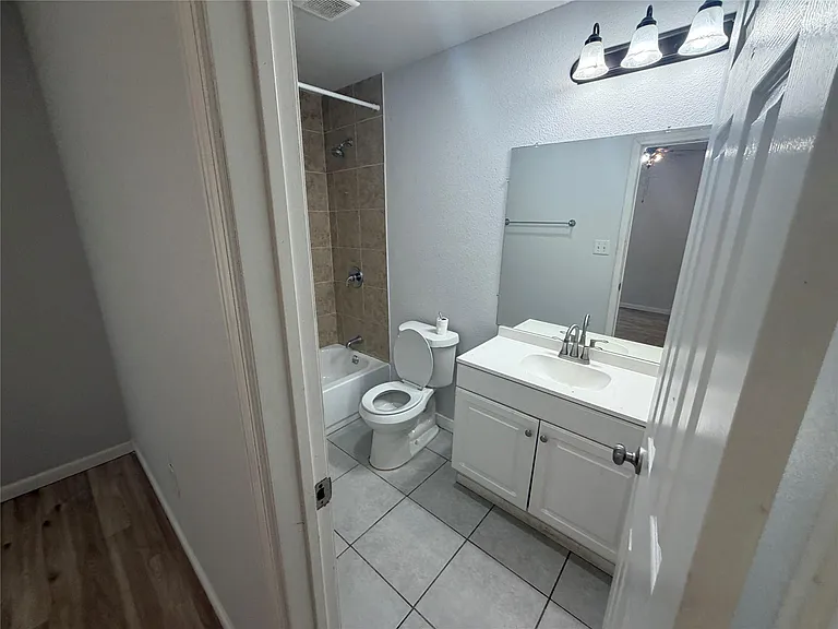 4919 Cosby St — Photo 2