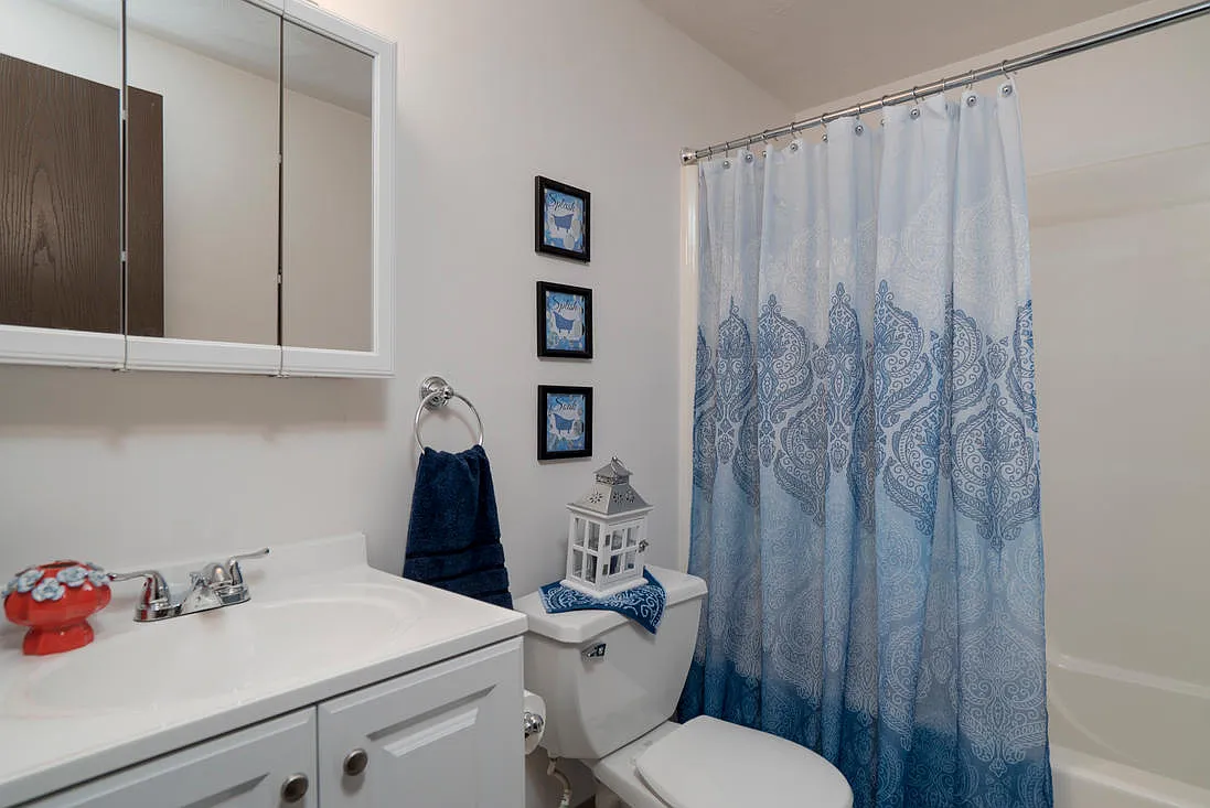 Niagara Apartments — Photo 4