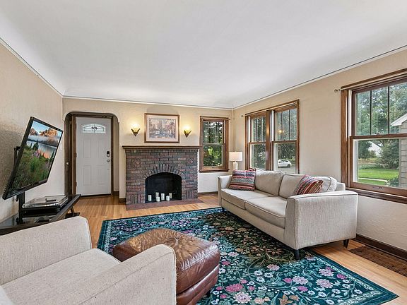 4th image of 5912 10th Ave S