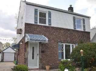 11847 224th St, Cambria Heights, NY 11411