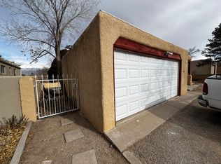6113 Hannett Ave NE #B, Albuquerque, NM 87110
