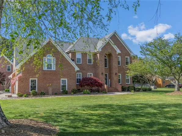 2112 Blossom Hill Ct, Virginia Beach, VA 23457