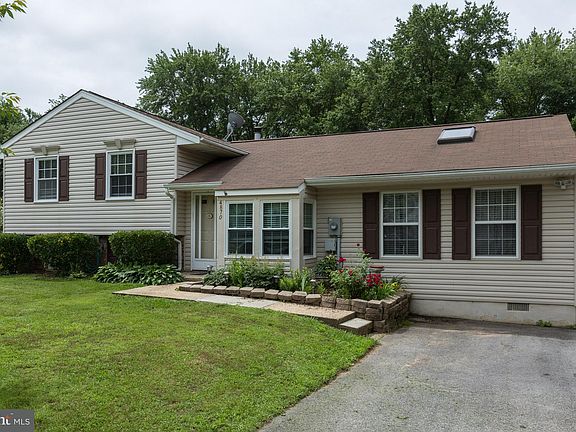 2nd image of 4870 Quade Cir