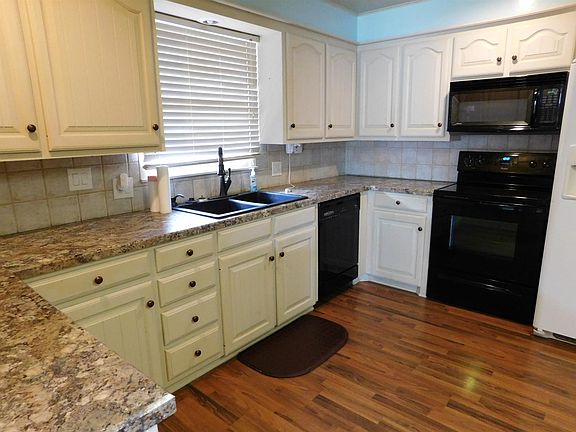 5th image of 335 W Avenue J