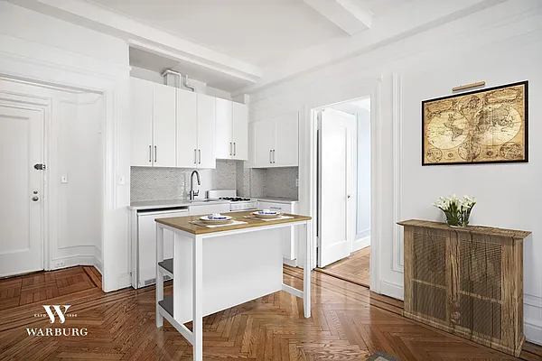 Sold by Warburg | media 5