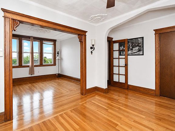 2nd image of 610 Columbia Ave Floor 2