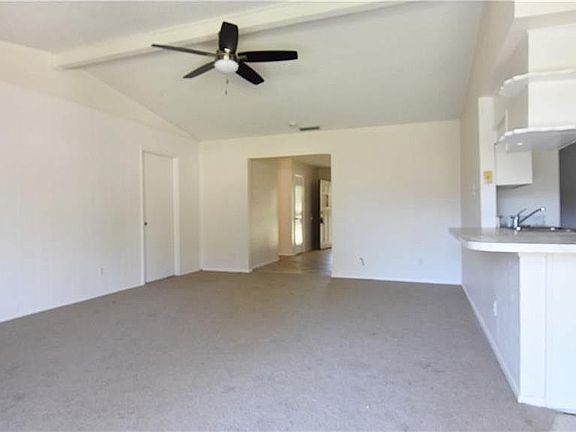 2nd image of 1610 Crestpark Dr