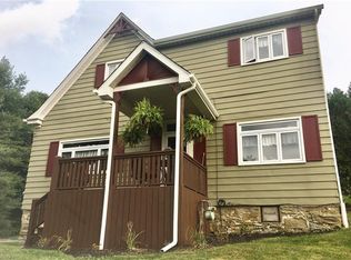 213 Center Ave, Oakdale, PA 15071