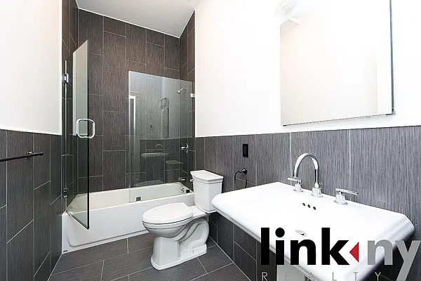 Rented by Link NY Realty | media 38