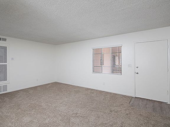 3rd image of 1930 Emerald St #305