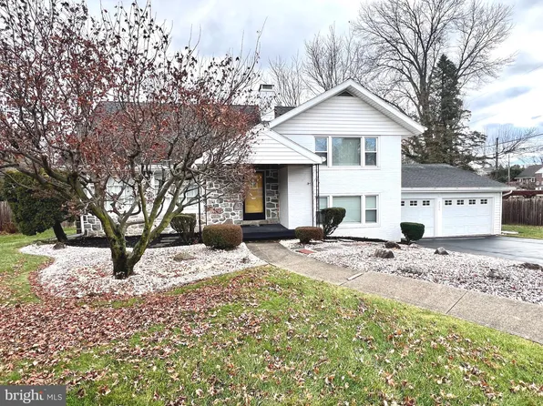 2304 Bressler Dr, West Lawn, PA 19609