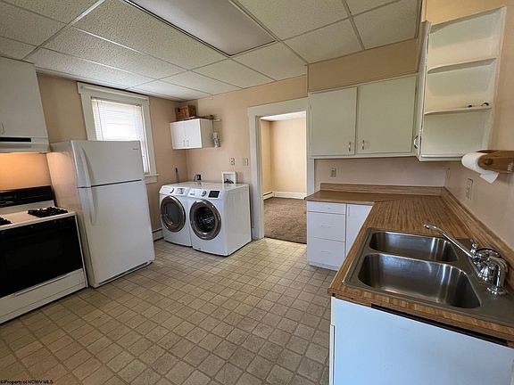 3rd image of 114 Holland Ave #B