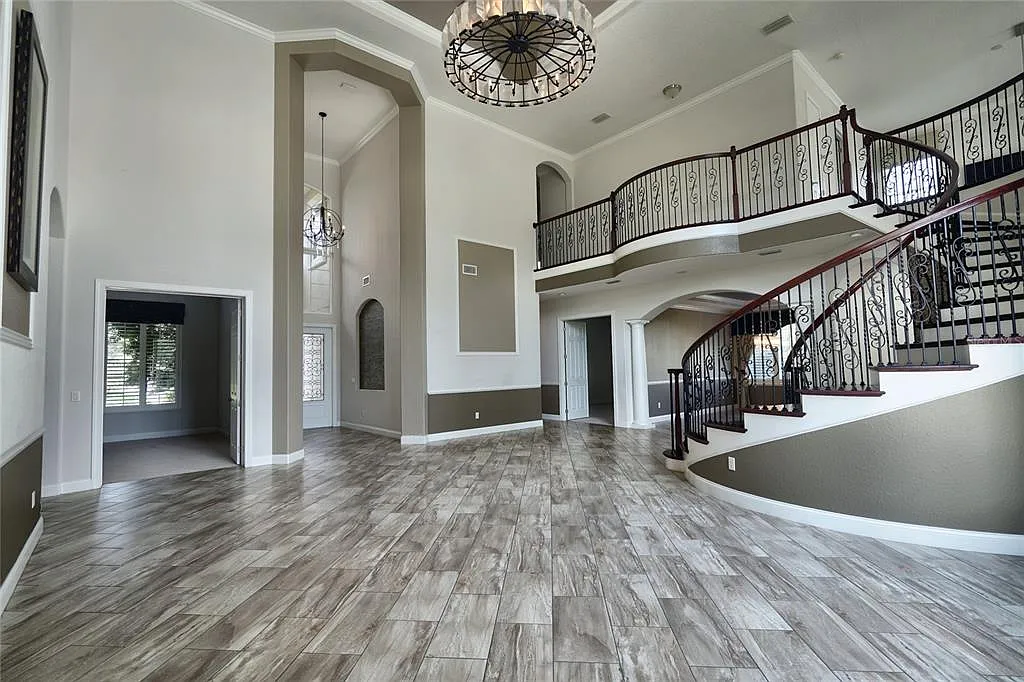 5 bed, 6.5 bath, 5667 sqft, $13,000 — Photo 3