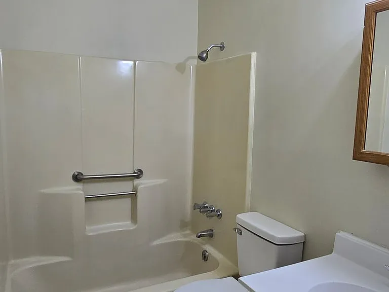 112 Totem Ct — Photo 3