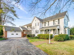 755 Lake Shore Rd, Grosse Pointe Shores, MI 48236