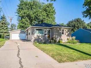 913 S Marday Ave, Sioux Falls, SD 57103