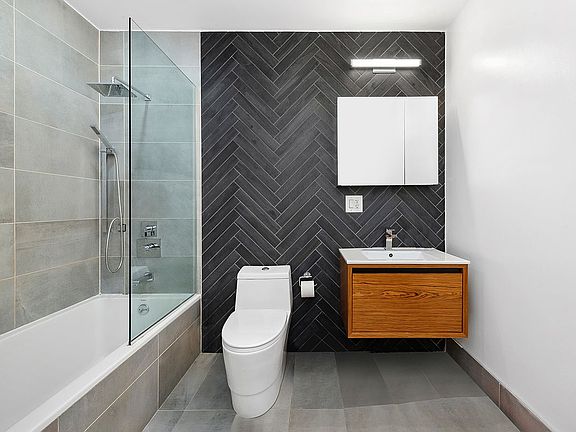 5th image of 490 Van Buren St #2B