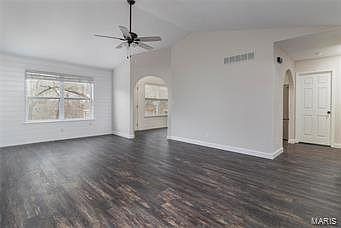 5th image of 104 Hillcrest Ct