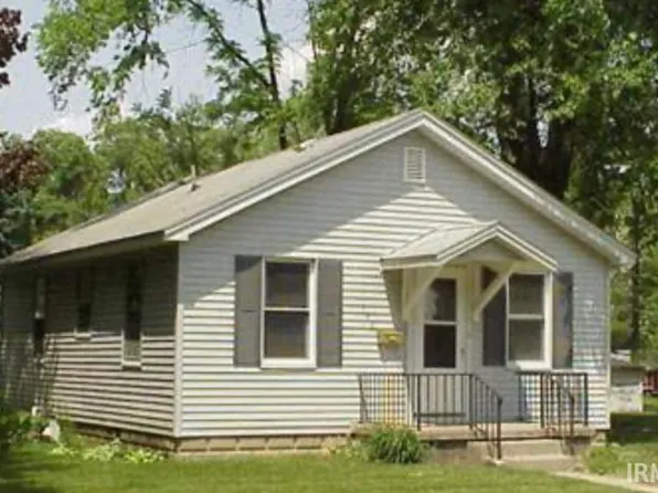 170 W 4th St, Roanoke, IN 46783