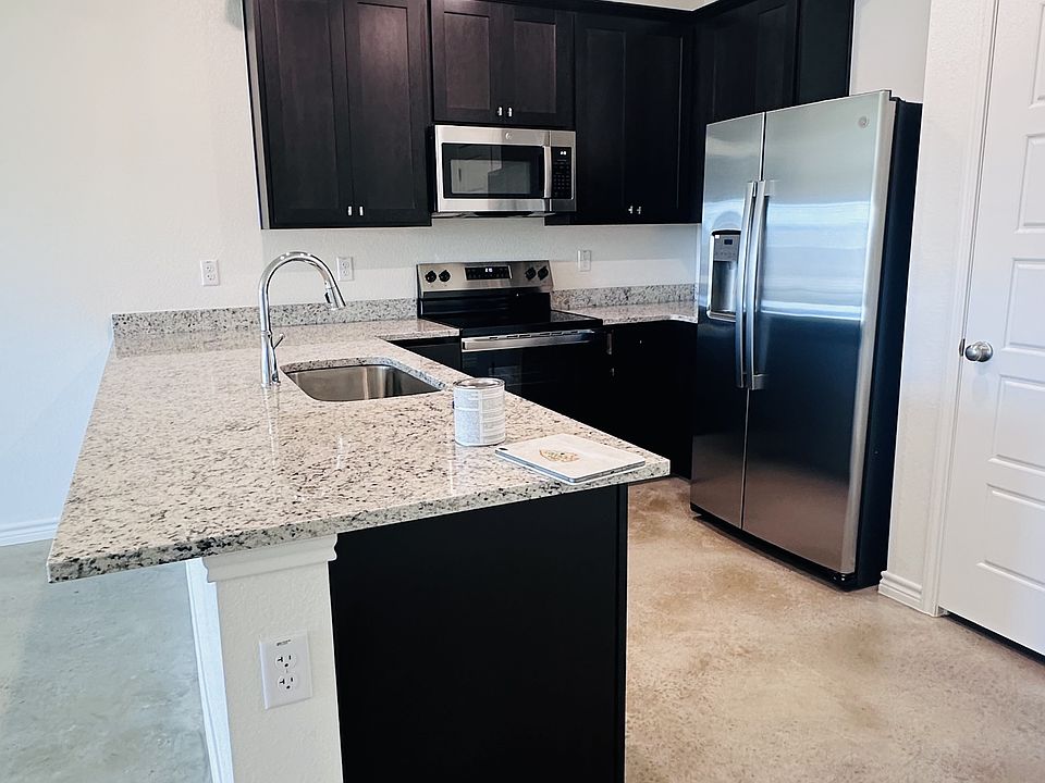 1st image of 1202 Concord Dr #1