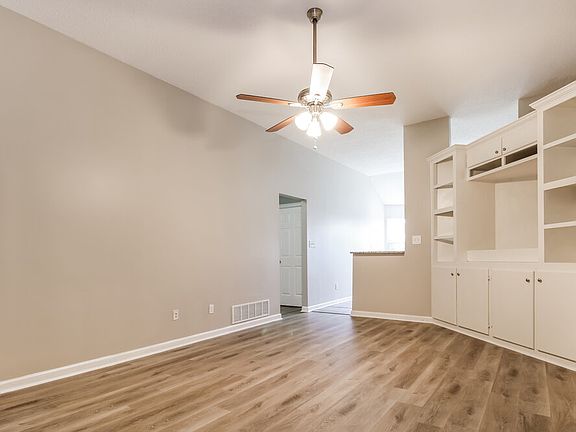 5th image of 8995 William Paul Dr