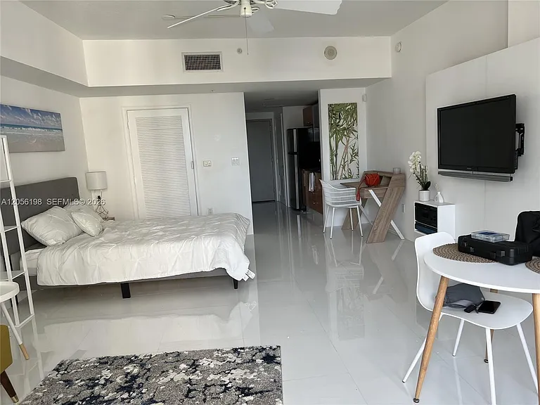 1750 N Bayshore Dr #1212 — Photo 8