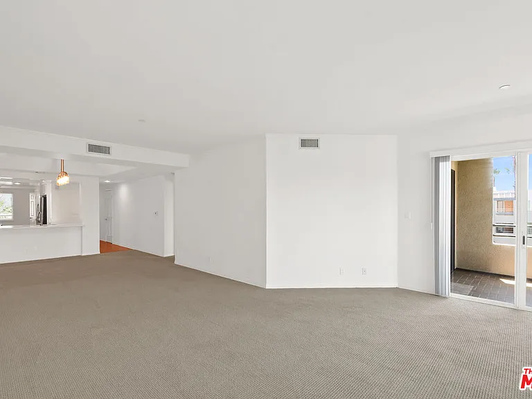 122 Ocean Park Blvd #511 — Photo 4