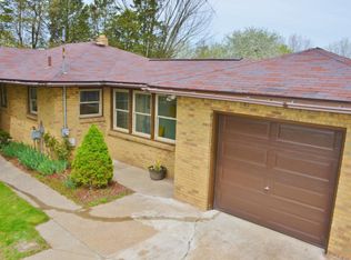 1523 Lake Michigan Dr NW, Grand Rapids, MI 49504