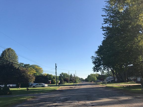 5th image of 38750 Shoreline Dr