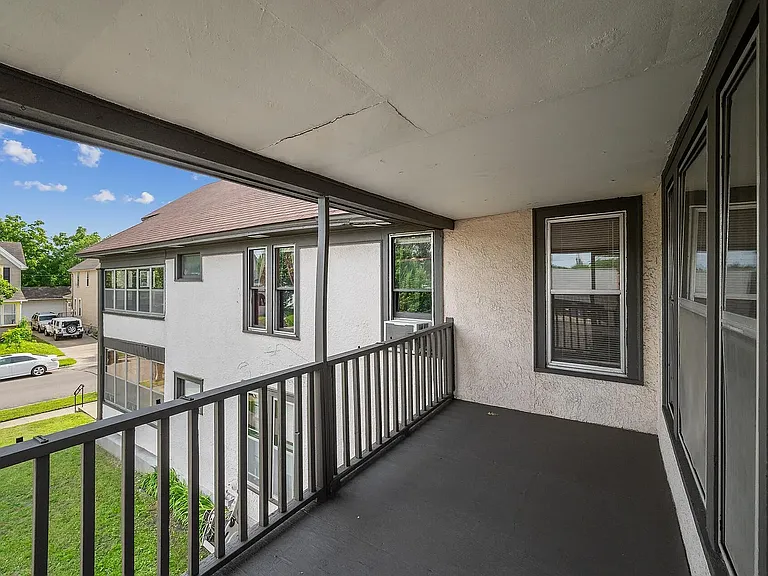 913 22nd Ave NE #FOUR PLEX — Photo 15