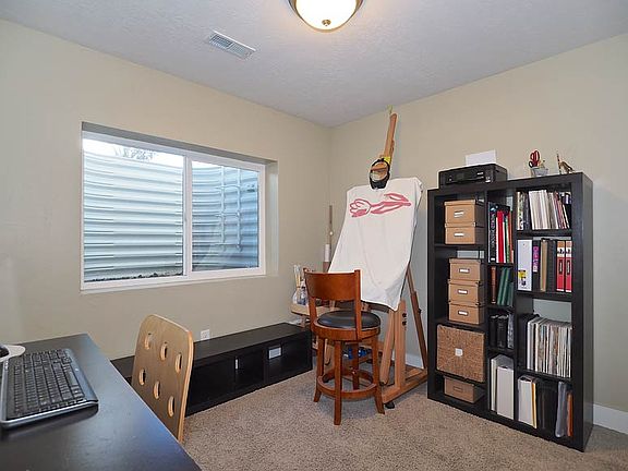 4th image of 10228 S Willamette Way