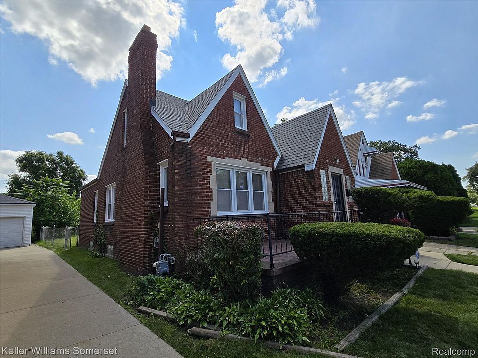 1st image of 15860 Sorrento St
