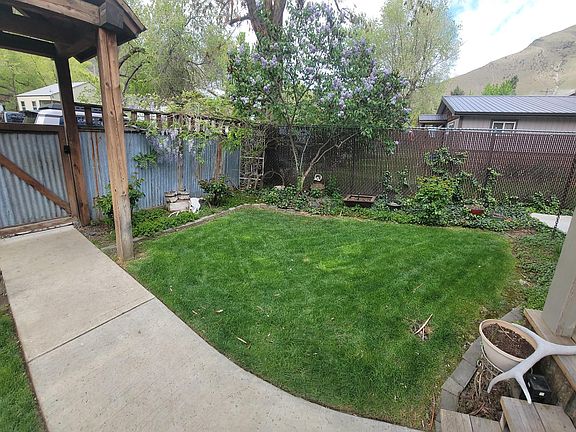 4th image of 1006 Borah Ave