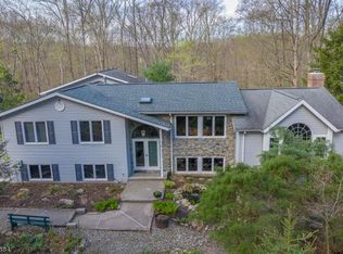 25 David Post Rd, Annandale, NJ 08801