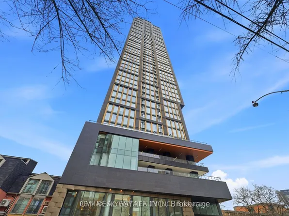 319 Jarvis St #2101, Toronto, ON M5B 0C8