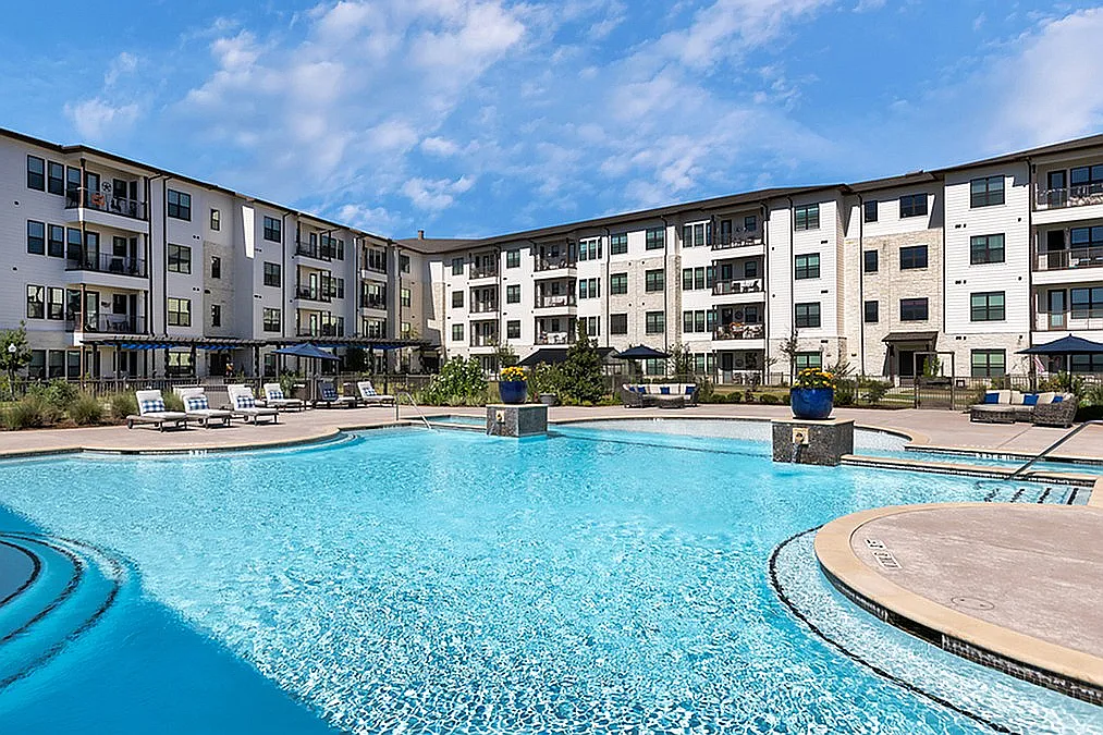 Ivy Point Cypress - 55+ Active Adult Apartment — Photo 2