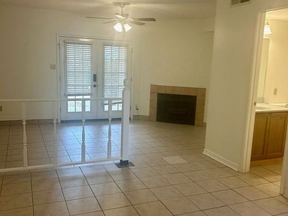 3rd image of 220-228 N Taylor St #220