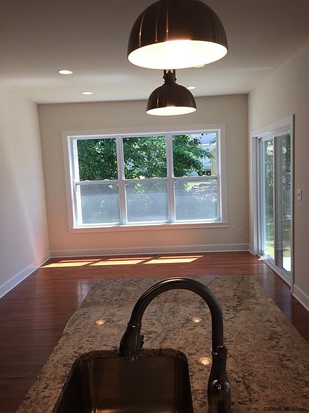 5th image of 19 MOROCCO Lane
