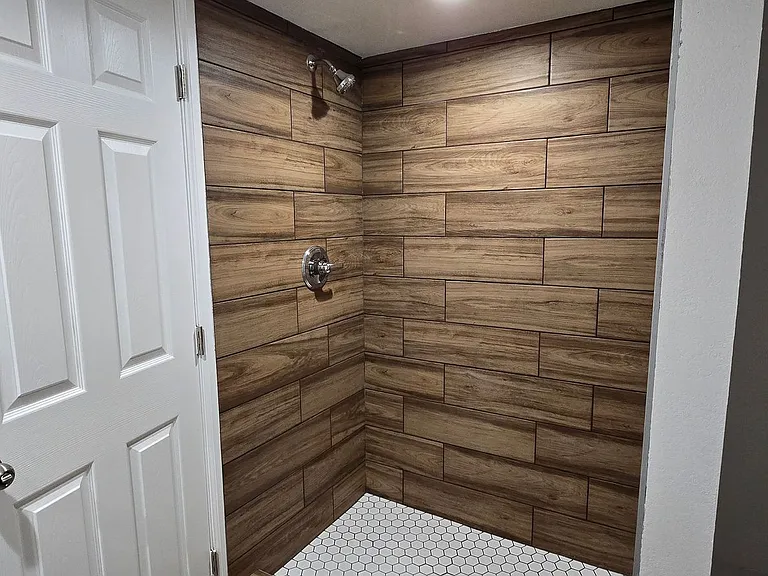 Clems Road Apartments — Photo 13